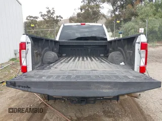 2019 Ford Super Duty F-250 SRW XL with VIN 1FT7W2A62KED47573, listed as a IAAI auction lot 42101066 with 26,075 mi miles. Bid and sale history available at carsss.com. Image 16.