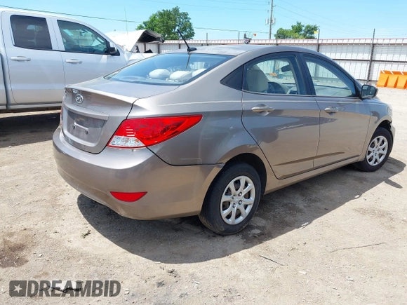2012 Hyundai Accent GLS z VIN KMHCT4AE1CU186212, wystawiony jako IAAI lot #42247043 z przebiegiem 140 287 mil mil oraz . Historia ofert i sprzedaży dostępna na DreamBid. Obrazek 4.