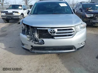 2011 Toyota Highlander with VIN 5TDZK3EH0BS036935, listed as a IAAI auction lot 41527060 with 277,595 mi miles. Bid and sale history available at carsss.com. Image 6.