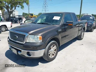 2007 Ford F-150 XL z VIN 1FTPX12V77KC87862, wystawiony jako IAAI lot #42080803 z przebiegiem 107 643 mil mil oraz . Historia ofert i sprzedaży dostępna na DreamBid. Obrazek 2.
