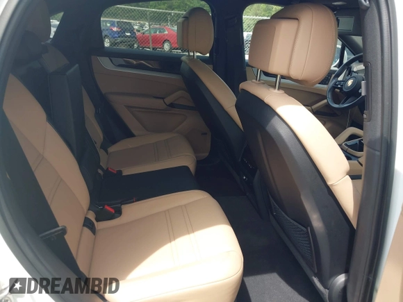 2024 Porsche Cayenne с VIN WP1BA2AY2RDA50635, выставлен на аукционе IAAI как лот 42177816 с пробегом 8 070 миль миль и . История ставок и продаж доступна на DreamBid. Изображение 8.
