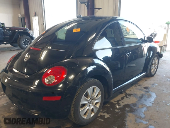 2008 Volkswagen New Beetle Coupe S with VIN 3VWRG31C18M505015, listed as a IAAI auction lot 42117855 with 52,177 mi miles. Bid and sale history available at carsss.com. Image 4.