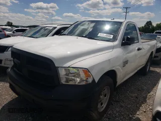 2023 Ram 1500 Tradesman z VIN 3C6JR6DG3PG550150, wystawiony jako Copart lot #50999935 z przebiegiem 52 959 mil mil oraz Szkoda całkowita • Salvage title. Historia ofert i sprzedaży dostępna na DreamBid. Obrazek 1.