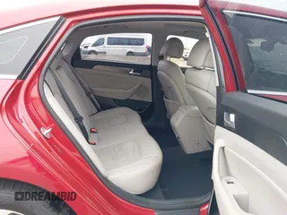 2017 Hyundai Sonata Sport z VIN 5NPE34AF2HH522599, wystawiony jako IAAI lot #41445340 z przebiegiem Nie podano mil oraz . Historia ofert i sprzedaży dostępna na DreamBid. Obrazek 8.