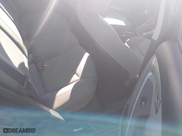 2016 Hyundai Elantra SE with VIN 5NPDH4AE1GH720562, listed as a IAAI auction lot 41723971 with 82,573 mi miles. Bid and sale history available at carsss.com. Image 8.