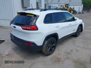 2018 Jeep Cherokee Limited with VIN 1C4PJMDX0JD514581, listed as a IAAI auction lot 42302202 with 34,133 mi miles and . Bid and sale history available at DreamBid. Image 4.