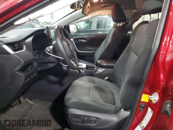 2021 Toyota RAV4 XLE z VIN 2T3P1RFV0MW206150, wystawiony jako Copart lot #57172615 z przebiegiem 55 051 mil mil oraz Szkoda całkowita • Salvage title. Historia ofert i sprzedaży dostępna na DreamBid. Obrazek 7.