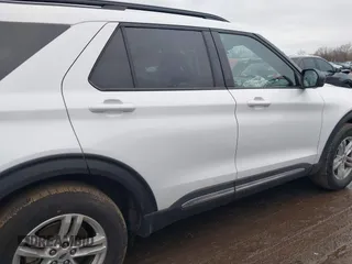 2023 Ford Explorer XLT with VIN 1FMSK8DH0PGB65108, listed as a IAAI auction lot 41519513 with 37,581 mi miles. Bid and sale history available at carsss.com. Image 13.