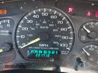 2000 Chevrolet Suburban LS with VIN 3GNFK16T3YG150971, listed as a IAAI auction lot 42333901 with 221,712 mi miles and . Bid and sale history available at DreamBid. Image 7.