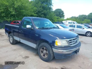 2000 Ford F-150 XL с VIN 1FTZF1726YNB84362, выставлен на аукционе IAAI как лот 42679400 с пробегом 195 317 миль миль и . История ставок и продаж доступна на DreamBid. Изображение 1.