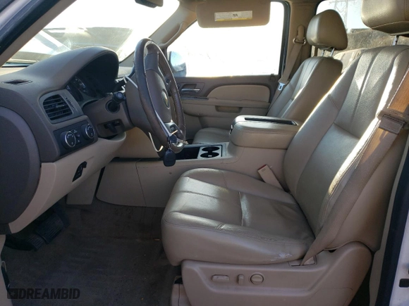 2013 Chevrolet Suburban LT with VIN 1GNSKJE75DR174220, listed as a Copart auction lot 43262365 with 141,875 mi miles and Salvage Title. Bid and sale history available at carsss.com. Image 7.