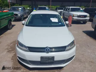 2014 Volkswagen Jetta Sedan SE with VIN 3VWD07AJ2EM310654, listed as a IAAI auction lot 41997453 with 126,801 mi miles. Bid and sale history available at carsss.com. Image 6.