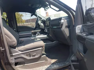 2023 Ford F-150 XL z VIN 1FTEW1EP6PKF23103, wystawiony jako IAAI lot #42390868 z przebiegiem 15 149 mil mil oraz . Historia ofert i sprzedaży dostępna na DreamBid. Obrazek 5.