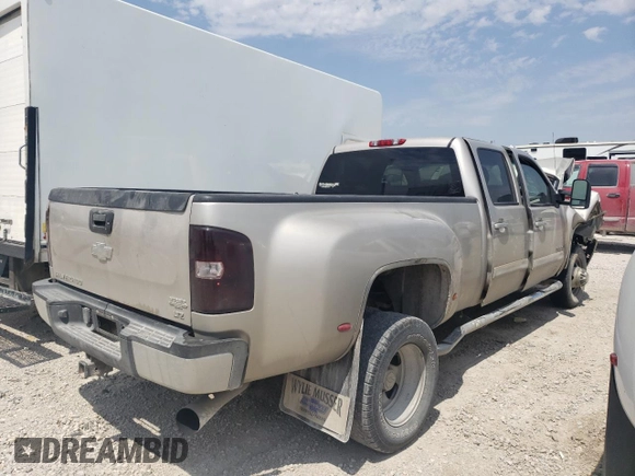 2008 Chevrolet Silverado 3500HD DRW LT w/1LT with VIN 1GCJC33608F108852, listed as a Copart auction lot 68619784 with 0 mi miles and Salvage Title. Bid and sale history available at carsss.com. Image 3.
