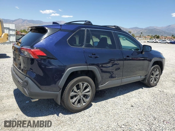 2022 Toyota RAV4 Hybrid XLE Premium z VIN 4T3B6RFV5NU097584, wystawiony jako Copart lot #56163835 z przebiegiem 25 016 mil mil oraz Szkoda całkowita • Salvage title. Historia ofert i sprzedaży dostępna na DreamBid. Obrazek 3.