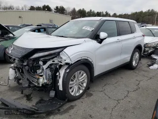 2024 Mitsubishi Outlander ES with VIN JA4J4UA81RZ030227, listed as a Copart auction lot 88127835 with 15,719 mi miles and Salvage Title. Bid and sale history available at carsss.com. Image 1.