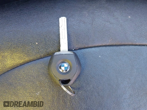 2004 BMW Z4 2.5i z VIN 4USBT33544LS51157, wystawiony jako IAAI lot #41343067 z przebiegiem 151 267 mil mil oraz . Historia ofert i sprzedaży dostępna na DreamBid. Obrazek 11.