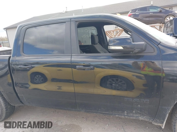 2019 Ram 1500 Big Horn z VIN 1C6SRFFTXKN524482, wystawiony jako IAAI lot #42012837 z przebiegiem 117 176 mil mil oraz . Historia ofert i sprzedaży dostępna na DreamBid. Obrazek 13.