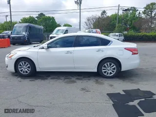 2013 Nissan Altima 2.5 SL with VIN 1N4AL3AP4DC273073, listed as a IAAI auction lot 41915963 with 194,475 mi miles. Bid and sale history available at carsss.com. Image 14.