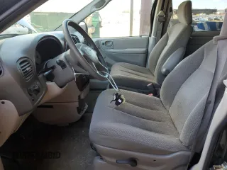 2006 Chrysler Town & Country LX z VIN 1A4GP44R96B757660, wystawiony jako Copart lot #49914675 z przebiegiem 80 432 mil mil oraz Czysty tytuł • Clean title. Historia ofert i sprzedaży dostępna na DreamBid. Obrazek 7.