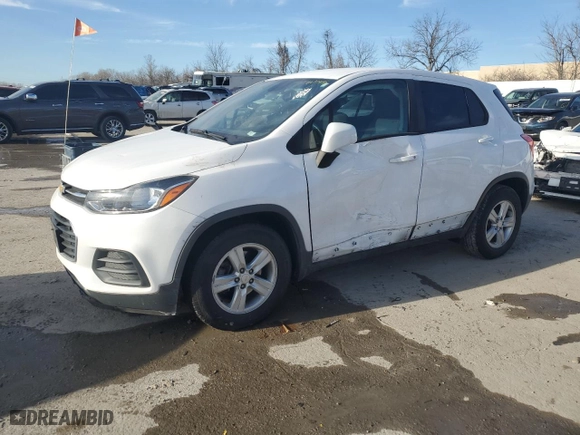 2020 Chevrolet Trax LS with VIN 3GNCJKSB1LL288971, listed as a Copart auction lot 46779195 with 113,922 mi miles and Salvage Title. Bid and sale history available at carsss.com. Image 1.