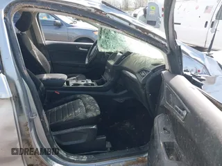 2020 Ford Edge SE z VIN 2FMPK3G97LBB16387, wystawiony jako IAAI lot #41822322 z przebiegiem Nie podano mil oraz . Historia ofert i sprzedaży dostępna na DreamBid. Obrazek 5.