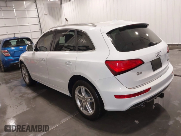 2016 Audi Q5 Prestige with VIN WA1W7AFP7GA001712, listed as a IAAI auction lot 41586298 with 98,725 mi miles. Bid and sale history available at carsss.com. Image 3.