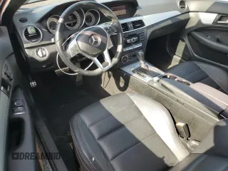 2013 Mercedes-Benz C 250 с VIN WDDGJ4HB5DG046015, выставлен на аукционе Copart как лот 52414515 с пробегом 91 706 миль миль и Списание • Salvage title. История ставок и продаж доступна на DreamBid. Изображение 8.