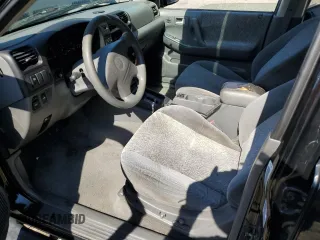 2002 Isuzu Rodeo S z VIN 4S2CK58W924321032, wystawiony jako Copart lot #66145264 z przebiegiem 184 325 mil mil oraz Szkody całkowita. Historia ofert i sprzedaży dostępna na DreamBid. Obrazek 7.
