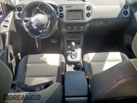2017 Volkswagen Tiguan S с VIN WVGAV7AX2HW504340, выставлен на аукционе Copart как лот 54264525 с пробегом 78 565 миль миль и Списание • Salvage title. История ставок и продаж доступна на DreamBid. Изображение 8.