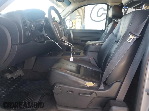 2013 GMC Sierra 1500 SLE z VIN 1GTR1VE01DZ263612, wystawiony jako Copart lot #58094935 z przebiegiem 342 269 mil mil oraz Szkoda całkowita • Salvage title. Historia ofert i sprzedaży dostępna na DreamBid. Obrazek 7.