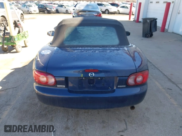 2002 Mazda MX-5 Miata Cloth z VIN JM1NB353920234533, wystawiony jako IAAI lot #41735487 z przebiegiem 112 661 mil mil oraz . Historia ofert i sprzedaży dostępna na DreamBid. Obrazek 16.