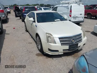 2011 Cadillac CTS z VIN 1G6DA1ED8B0149892, wystawiony jako IAAI lot #42350474 z przebiegiem 146 368 mil mil oraz . Historia ofert i sprzedaży dostępna na DreamBid. Obrazek 1.