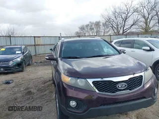 2011 Kia Sorento LX with VIN 5XYKTDA11BG085202, listed as a IAAI auction lot 41726128 with 181,210 mi miles. Bid and sale history available at carsss.com. Image 6.