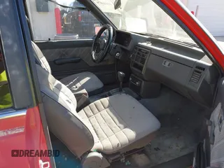 1991 Mazda B-Series Truck with VIN JM2UF3130M0121445, listed as a IAAI auction lot 41646079 with 271,494 mi miles and . Bid and sale history available at DreamBid. Image 5.