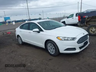2013 Ford Fusion S with VIN 3FA6P0G72DR256077, listed as a IAAI auction lot 41781341 with 133,288 mi miles and . Bid and sale history available at carsss.com. Image 1.