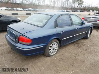 2004 Hyundai Sonata GLS with VIN KMHWF35H44A081671, listed as a IAAI auction lot 41788873 with 999,999 mi miles. Bid and sale history available at carsss.com. Image 4.