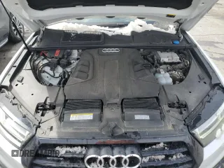 2019 Audi Q7 Prestige with VIN WA1VAAF72KD018406, listed as a Copart auction lot 49321975 with 134,333 mi miles and Salvage Title. Bid and sale history available at carsss.com. Image 12.