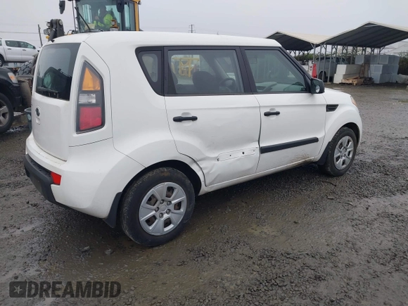2011 Kia Soul with VIN KNDJT2A18B7346869, listed as a IAAI auction lot 41367423 with 156,070 mi miles. Bid and sale history available at carsss.com. Image 4.