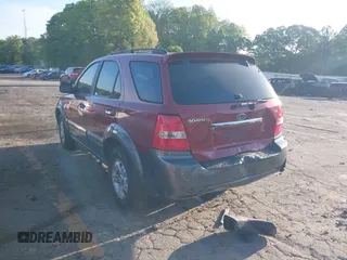 2008 Kia Sorento EX z VIN KNDJD736585855437, wystawiony jako IAAI lot #42050948 z przebiegiem 344 308 mil mil oraz . Historia ofert i sprzedaży dostępna na DreamBid. Obrazek 3.