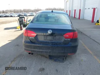2011 Volkswagen Jetta SEL с VIN 3VWLZ7AJ7BM361967, выставлен на аукционе IAAI как лот 41697537 с пробегом Не указан миль и . История ставок и продаж доступна на DreamBid. Изображение 17.