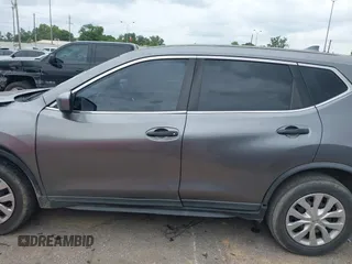 2017 Nissan Rogue SV z VIN KNMAT2MV7HP607531, wystawiony jako IAAI lot #42134855 z przebiegiem 163 810 mil mil oraz . Historia ofert i sprzedaży dostępna na DreamBid. Obrazek 14.