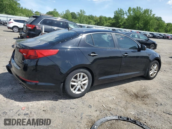 2013 Kia Optima LX z VIN 5XXGM4A75DG255625, wystawiony jako Copart lot #58465665 z przebiegiem 124 947 mil mil oraz Czysty tytuł • Clean title. Historia ofert i sprzedaży dostępna na DreamBid. Obrazek 3.