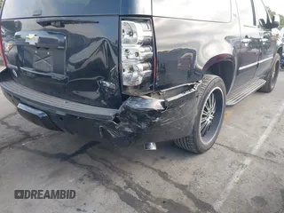2008 Chevrolet Suburban LTZ z VIN 1GNFK16378R122767, wystawiony jako IAAI lot #42689521 z przebiegiem 284 712 mil mil oraz . Historia ofert i sprzedaży dostępna na DreamBid. Obrazek 6.