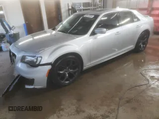 2020 Chrysler 300 S z VIN 2C3CCABT4LH187457, wystawiony jako Copart lot #83415084 z przebiegiem 59 900 mil mil oraz Szkody całkowita. Historia ofert i sprzedaży dostępna na DreamBid. Obrazek 1.