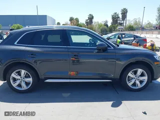 2019 Audi Q5 Premium with VIN WA1ANAFY2K2040638, listed as a IAAI auction lot 42095555 with 98,990 mi miles. Bid and sale history available at carsss.com. Image 13.