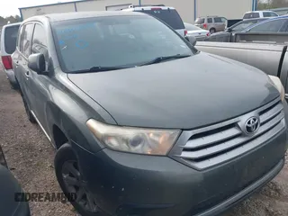 2013 Toyota Highlander z VIN 5TDBK3EH1DS219975, wystawiony jako IAAI lot #41605609 z przebiegiem 198 555 mil mil oraz . Historia ofert i sprzedaży dostępna na DreamBid. Obrazek 1.
