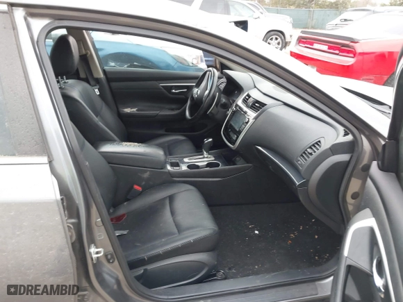 2018 Nissan Altima 2.5 SV with VIN 1N4AL3AP9JC256152, listed as a IAAI auction lot 41359670 with 136,686 mi miles. Bid and sale history available at carsss.com. Image 5.