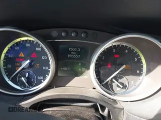 2011 Mercedes-Benz R 350 with VIN 4JGCB6FE1BA130049, listed as a IAAI auction lot 41402227 with 155,557 mi miles and . Bid and sale history available at DreamBid. Image 7.