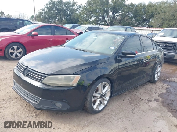 2014 Volkswagen Jetta Sedan SE w/Connectivity with VIN 3VWD07AJ5EM382349, listed as a IAAI auction lot 41533366 with 165,466 mi miles. Bid and sale history available at carsss.com. Image 2.
